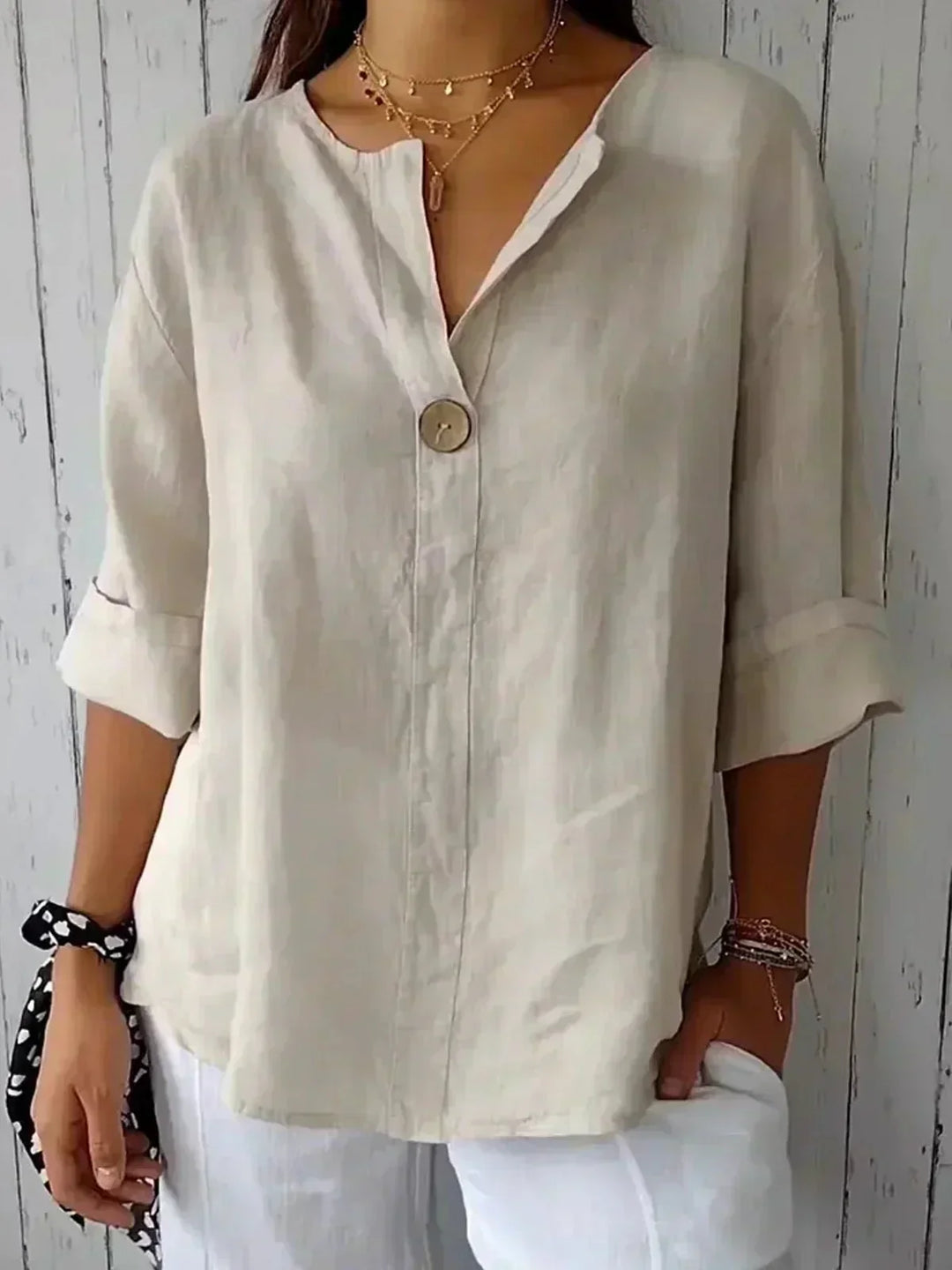 Zamma | Easygoing V-Neck Tee