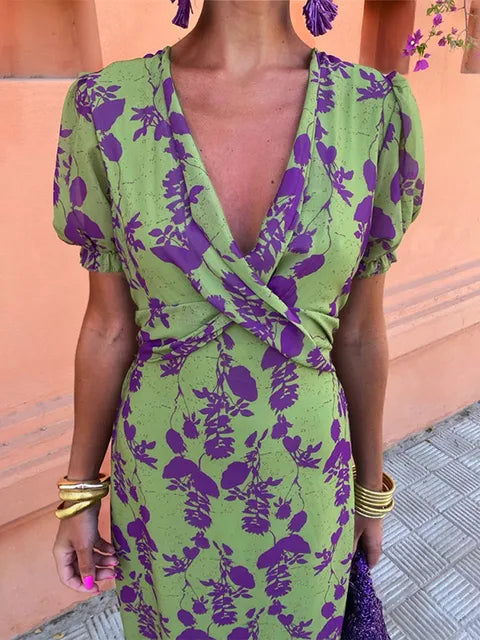 Lucinda - Bohemian V-Neck Floral Pleated Dress