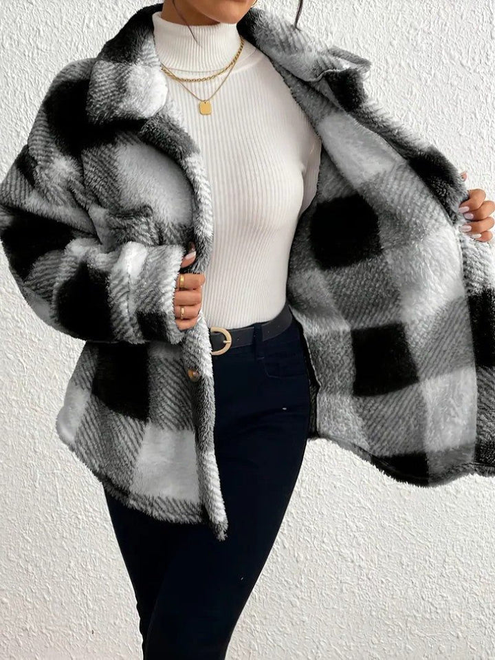 Bronwyn | Women's Oversized Fleece Jacket with Plaid Button-Up Design