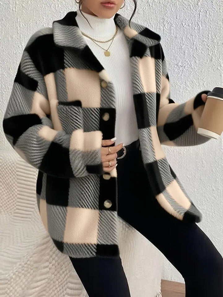 Bronwyn | Women's Oversized Fleece Jacket with Plaid Button-Up Design