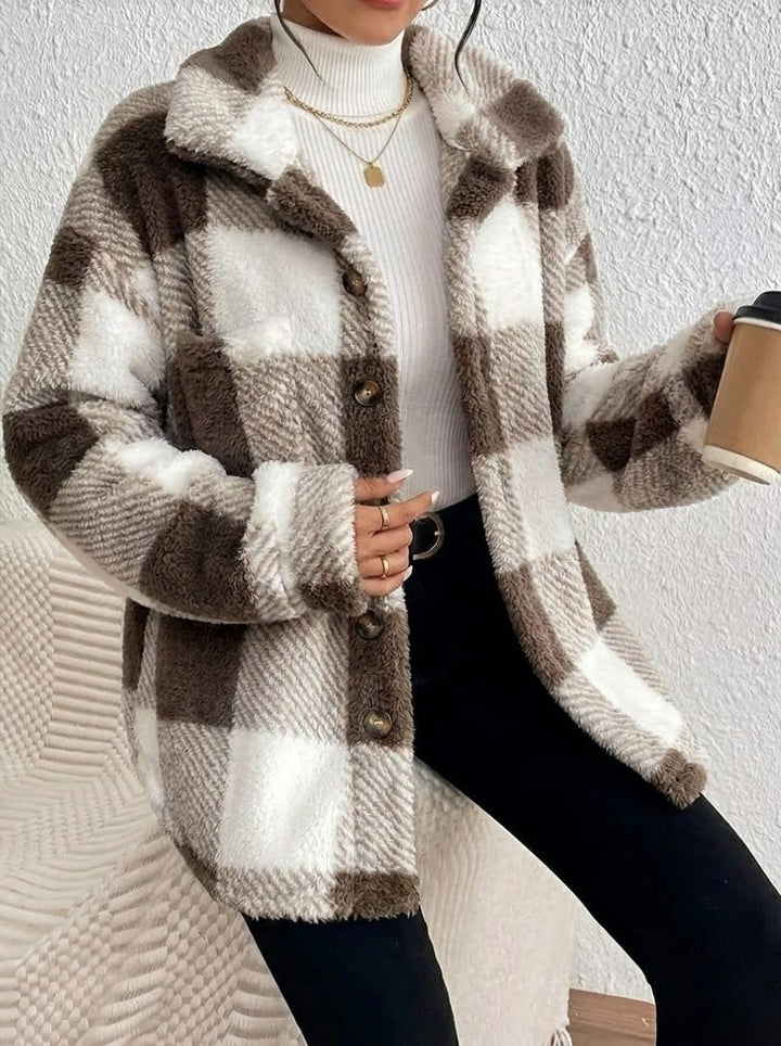 Bronwyn | Women's Oversized Fleece Jacket with Plaid Button-Up Design
